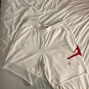 NIKE AIR JORDAN JUMPMAN AIR GFX FLEECE SHORTS WHITE